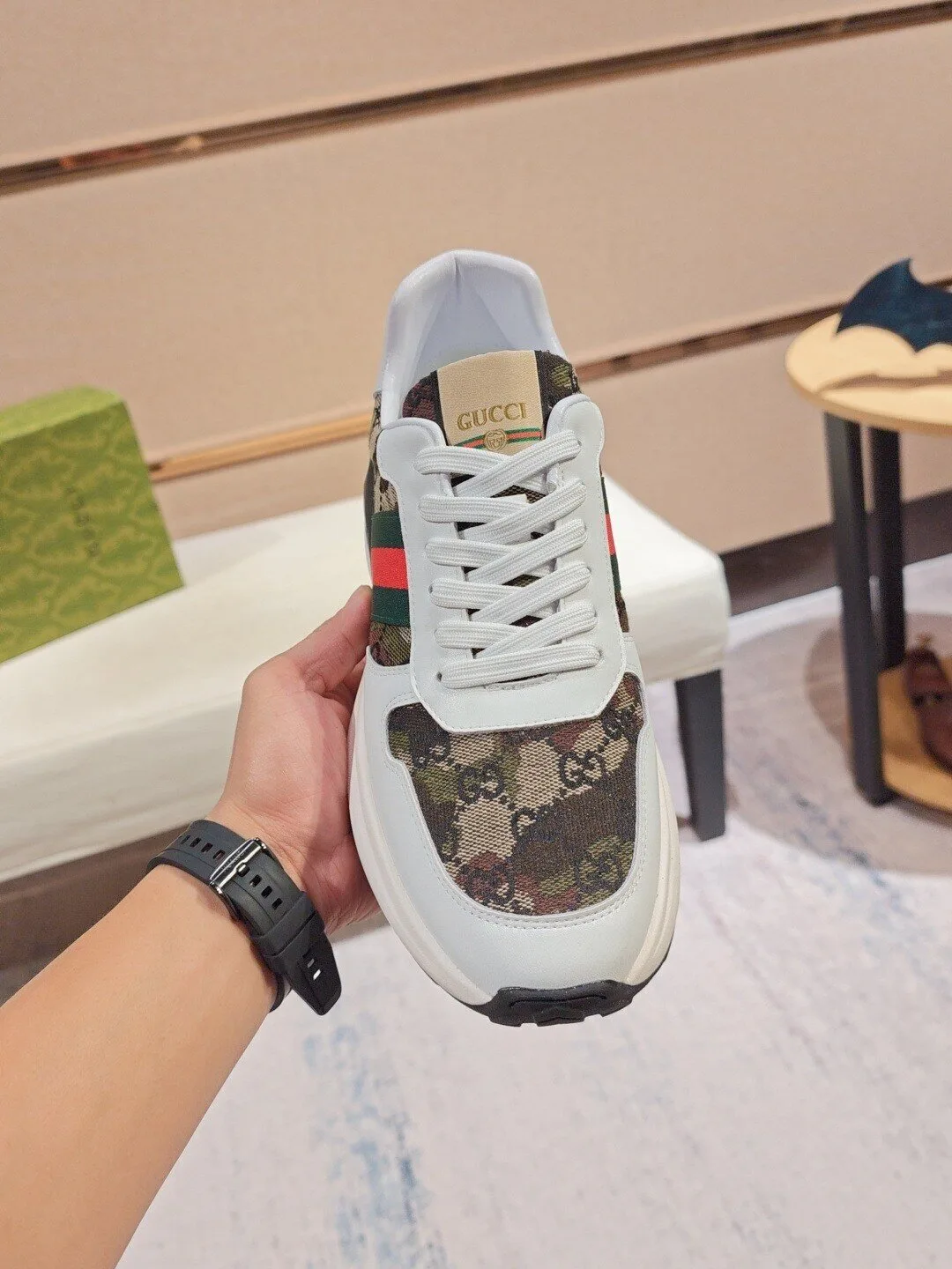 Gucci GG Supreme Pattern White Leather and Canvas Low-Top Sneakers for Men 5 Gucci GG Supreme Pattern White Leather and Canvas Low-Top Sneakers for Men