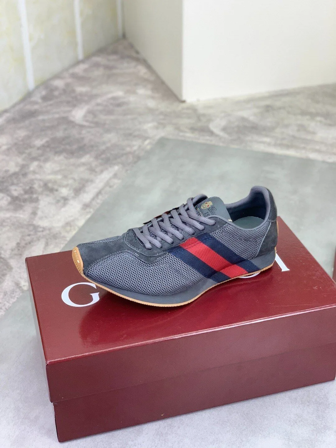 Gucci Grey Suede and Mesh Red Blue Stripe Low Top Sneakers 8 Gucci Grey Suede and Mesh Red Blue Stripe Low Top Sneakers